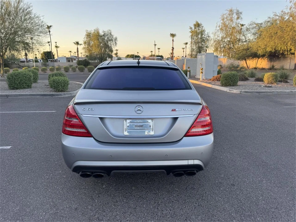 2010 Mercedes-Benz - Image 4 of 27