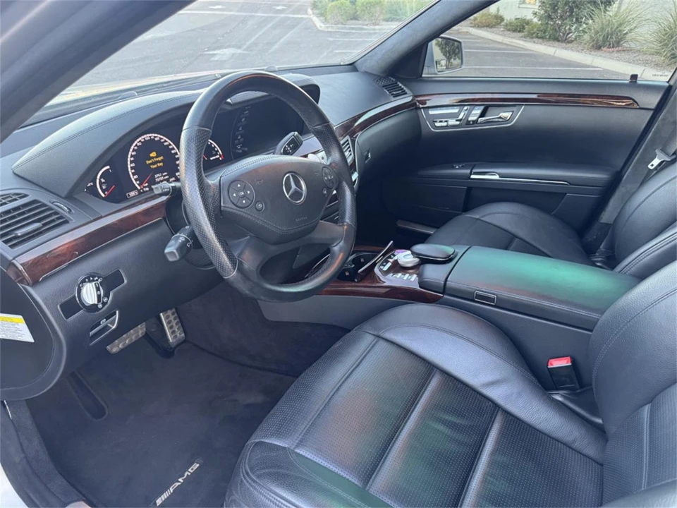 2010 Mercedes-Benz - Image 21 of 27