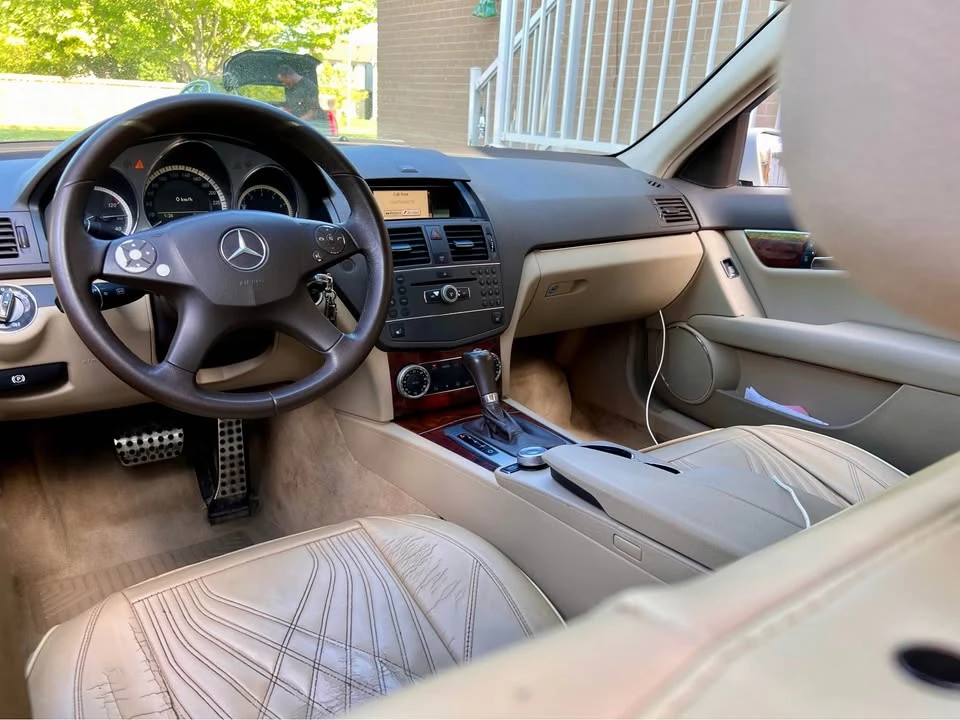 2010 Mercedes-Benz W204 C-Class - Image 7 of 9