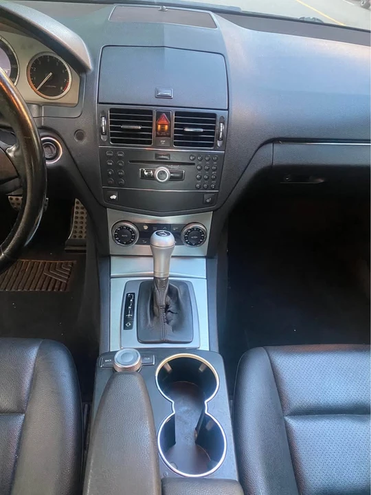 2010 Mercedes-Benz W204 C-Class - Image 11 of 12