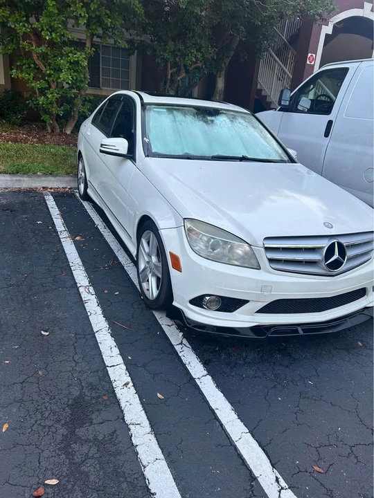 2010 Mercedes-Benz W204 C-Class - Image 3 of 9