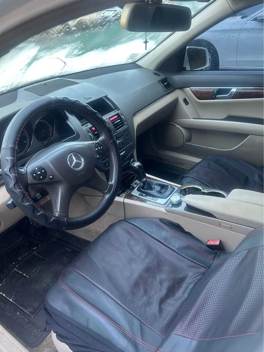 2010 Mercedes-Benz W204 C-Class - Image 6 of 9