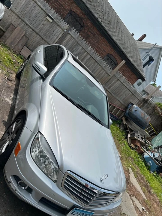 2010 Mercedes-Benz W204 C-Class - Image 2 of 3