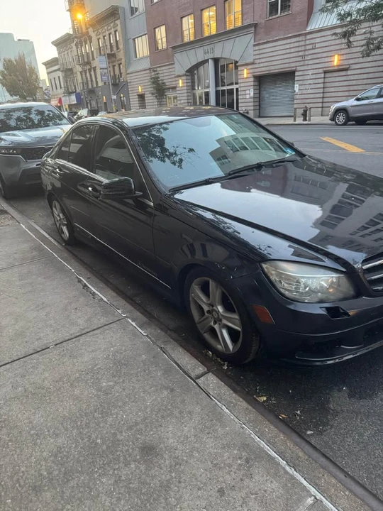 2010 Mercedes-Benz W204 C-Class - Image 2 of 4