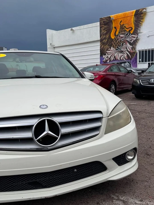 2010 Mercedes-Benz W204 C-Class - Image 2 of 11