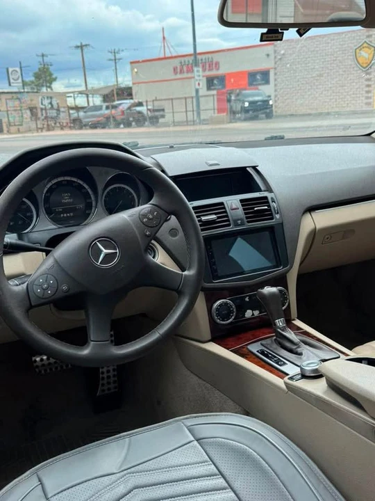 2010 Mercedes-Benz W204 C-Class - Image 8 of 11