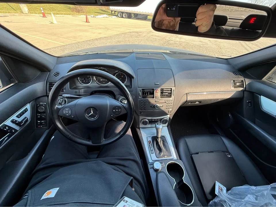 2010 Mercedes-Benz W204 C-Class - Image 7 of 9