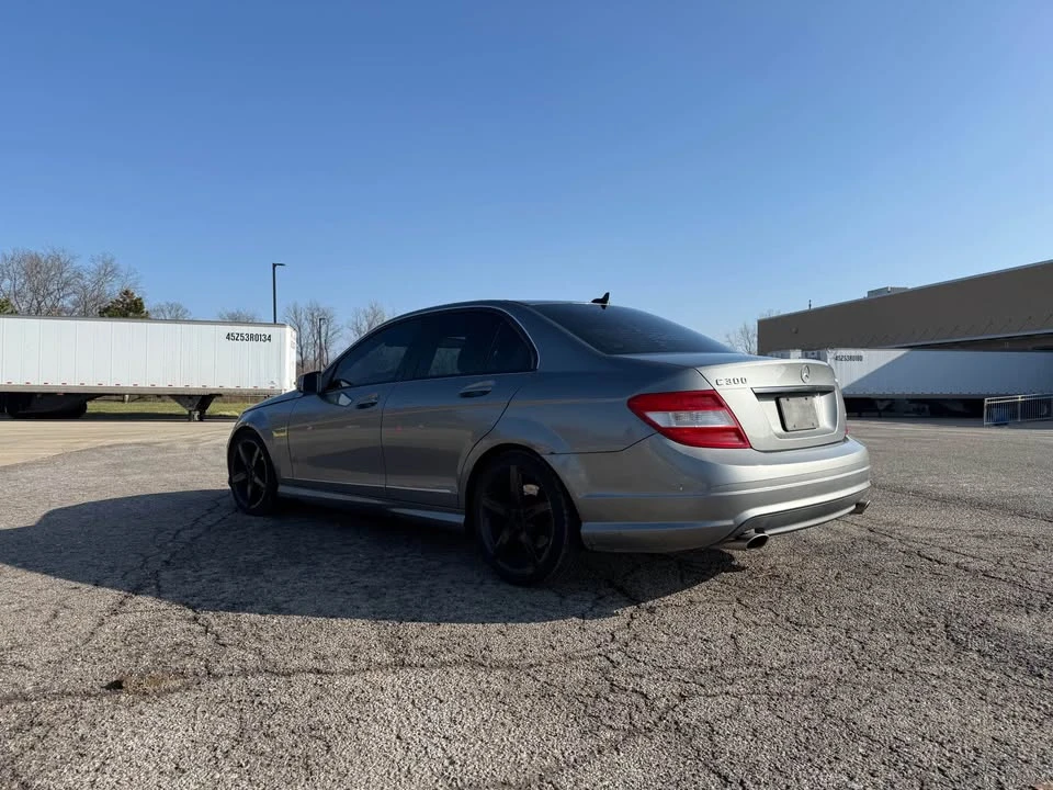 2010 Mercedes-Benz W204 C-Class - Image 5 of 9