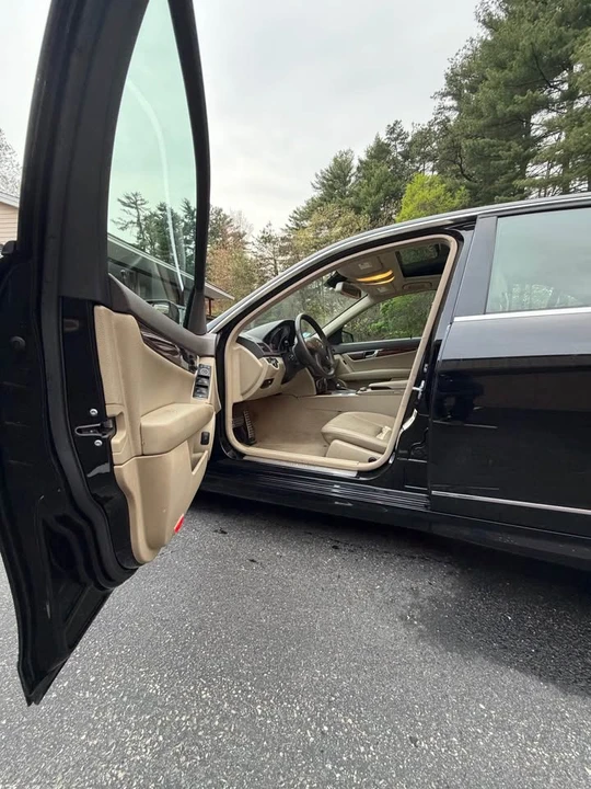 2010 Mercedes-Benz W204 C-Class - Image 2 of 17