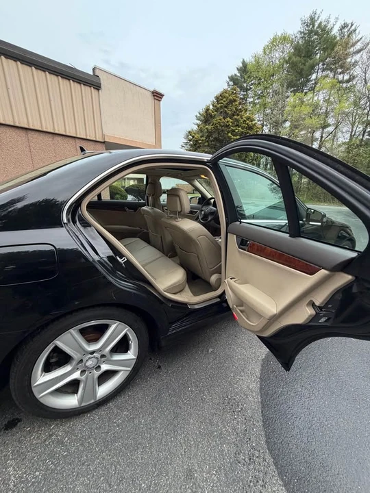 2010 Mercedes-Benz W204 C-Class - Image 13 of 17