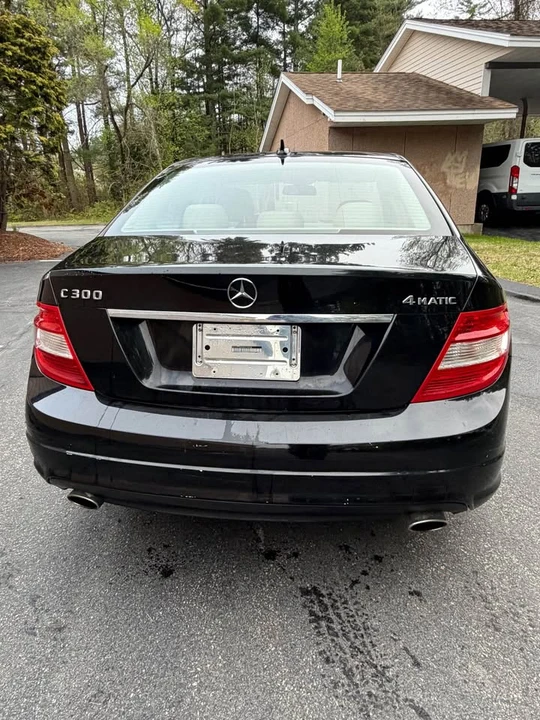 2010 Mercedes-Benz W204 C-Class - Image 16 of 17