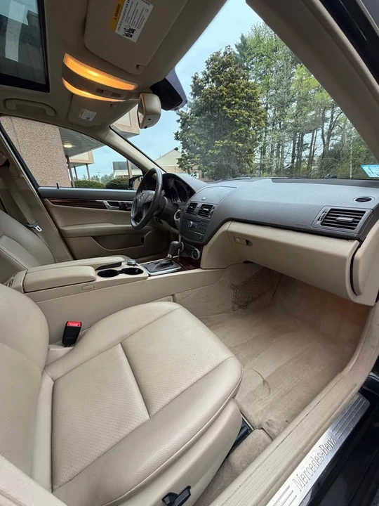 2010 Mercedes-Benz W204 C-Class - Image 12 of 17