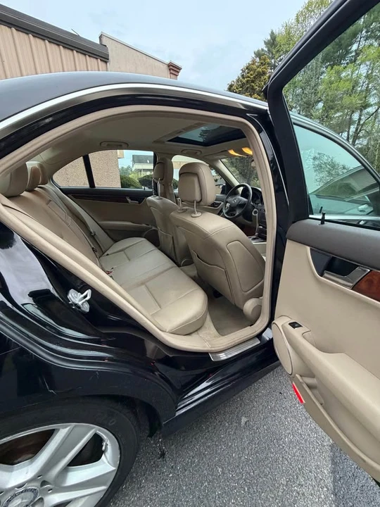 2010 Mercedes-Benz W204 C-Class - Image 14 of 17