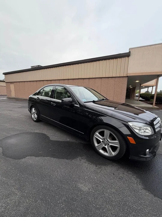 2010 Mercedes-Benz W204 C-Class - Image 9 of 17