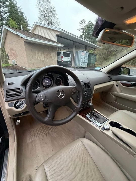 2010 Mercedes-Benz W204 C-Class - Image 3 of 17