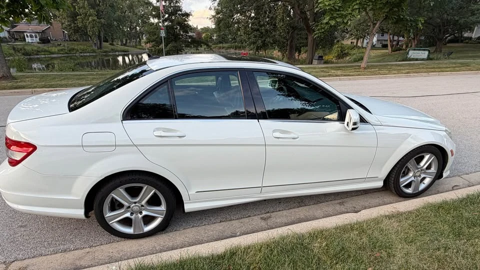2010 Mercedes-Benz W204 C-Class - Image 3 of 19