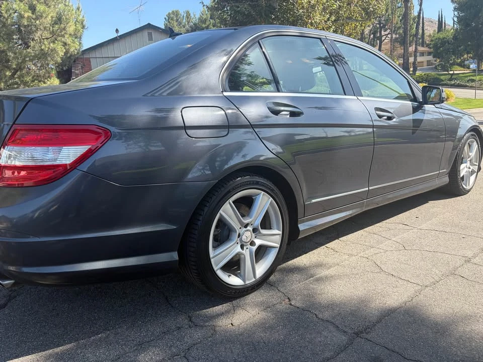 2010 Mercedes-Benz W204 C-Class - Image 2 of 12