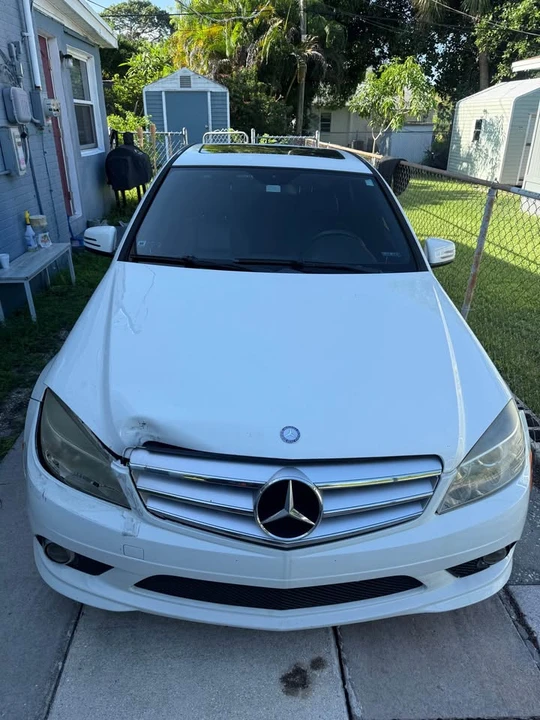 2010 Mercedes-Benz W204 C-Class - Image 2 of 4