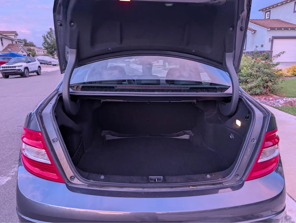 2010 Mercedes-Benz W204 C-Class - Image 12 of 12