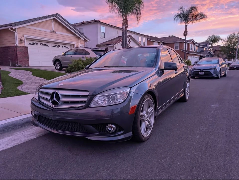 2010 Mercedes-Benz W204 C-Class - Image 2 of 12