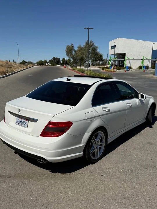 2010 Mercedes-Benz W204 C-Class - Image 4 of 9