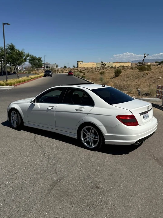 2010 Mercedes-Benz W204 C-Class - Image 2 of 9