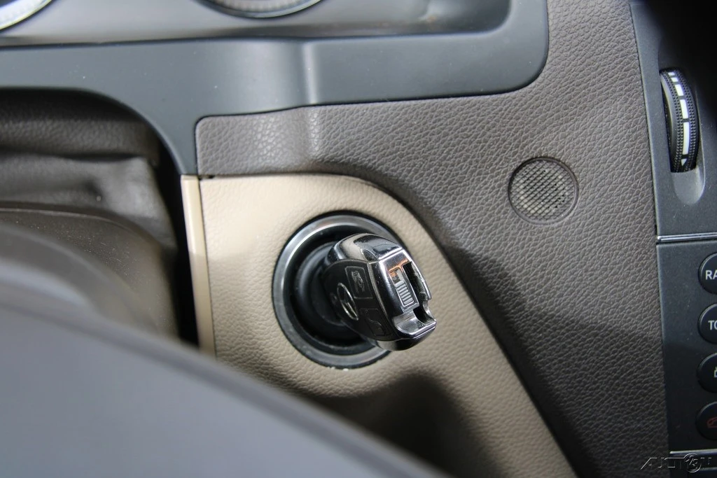 2010 Mercedes-Benz W204 C-Class - Image 17 of 21