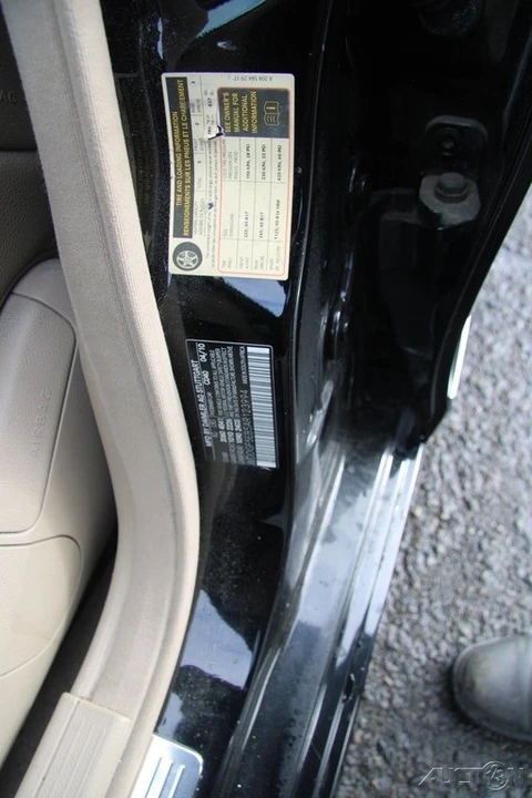 2010 Mercedes-Benz W204 C-Class - Image 12 of 21