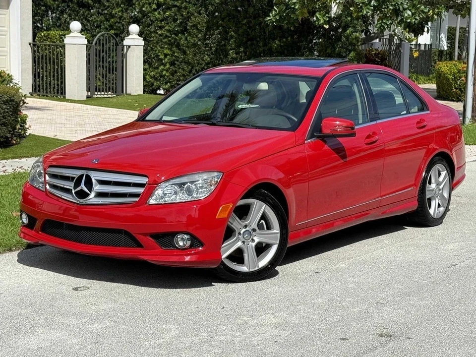 2010 Mercedes-Benz W204 C-Class - Image 14 of 21