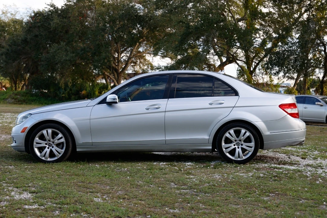 2010 Mercedes-Benz W204 C-Class - Image 3 of 12