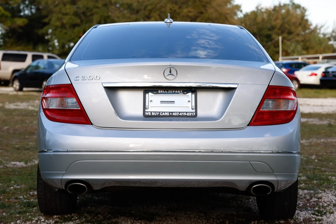2010 Mercedes-Benz W204 C-Class - Image 7 of 12