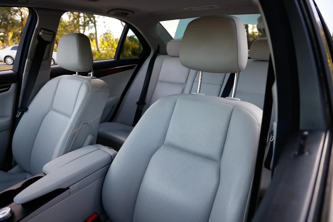 2010 Mercedes-Benz W204 C-Class - Image 6 of 12