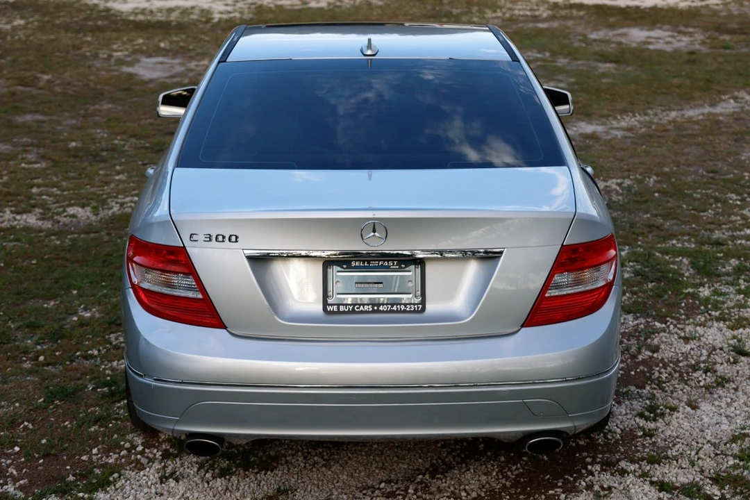 2010 Mercedes-Benz W204 C-Class - Image 9 of 12