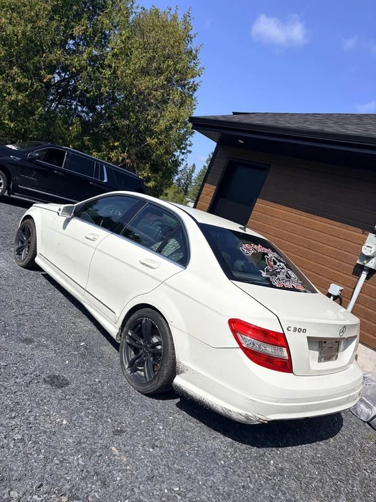 2010 Mercedes-Benz W204 C-Class - Image 2 of 5