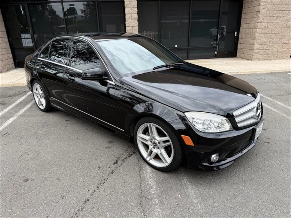 2010 Mercedes-Benz W204 C-Class - Image 11 of 31