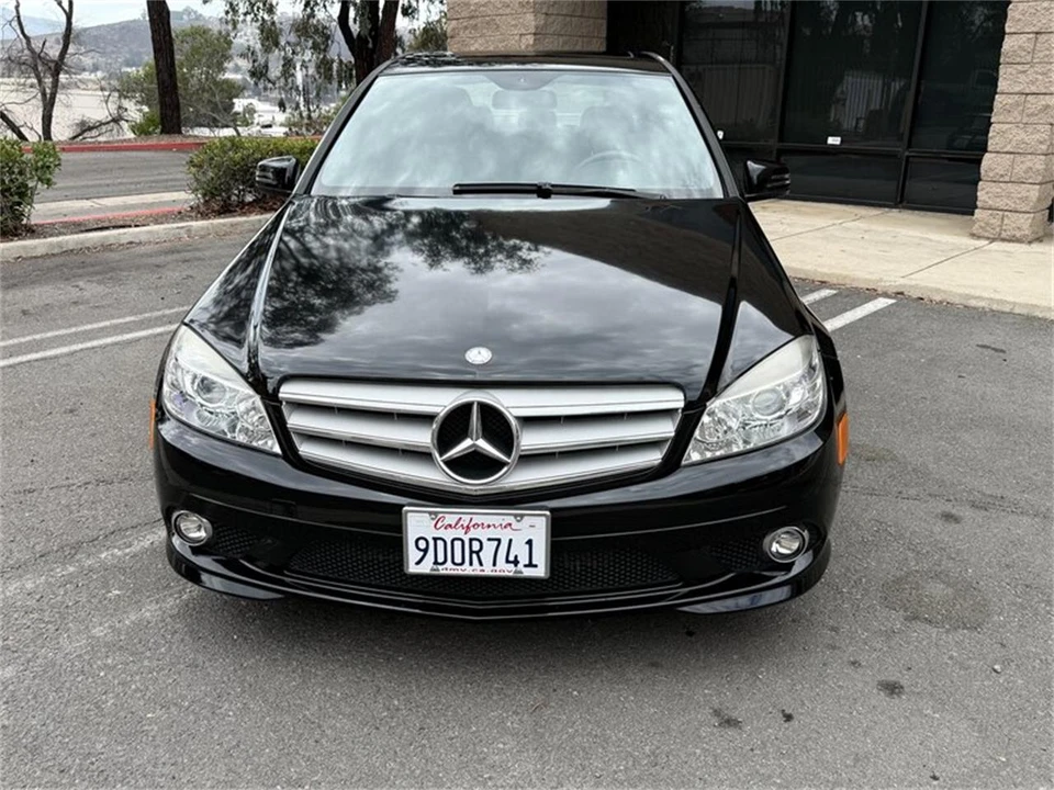 2010 Mercedes-Benz W204 C-Class - Image 2 of 31