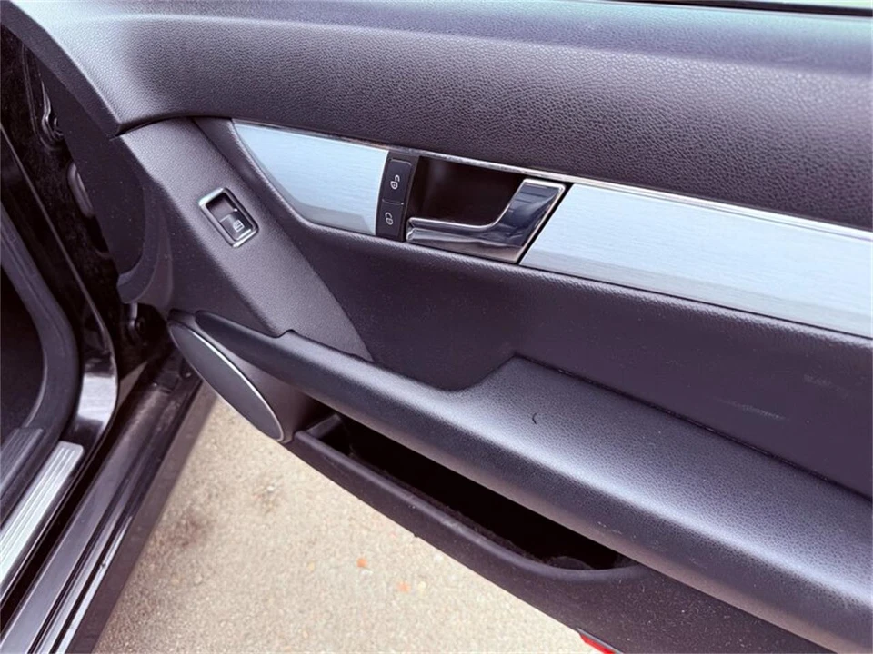 2010 Mercedes-Benz W204 C-Class - Image 25 of 31