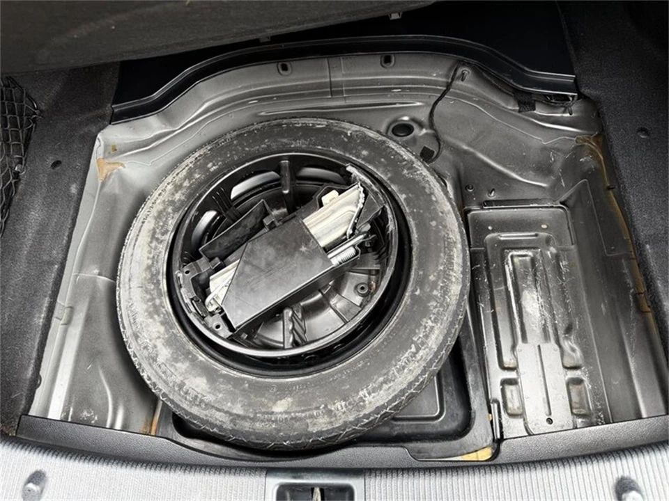 2010 Mercedes-Benz W204 C-Class - Image 28 of 31