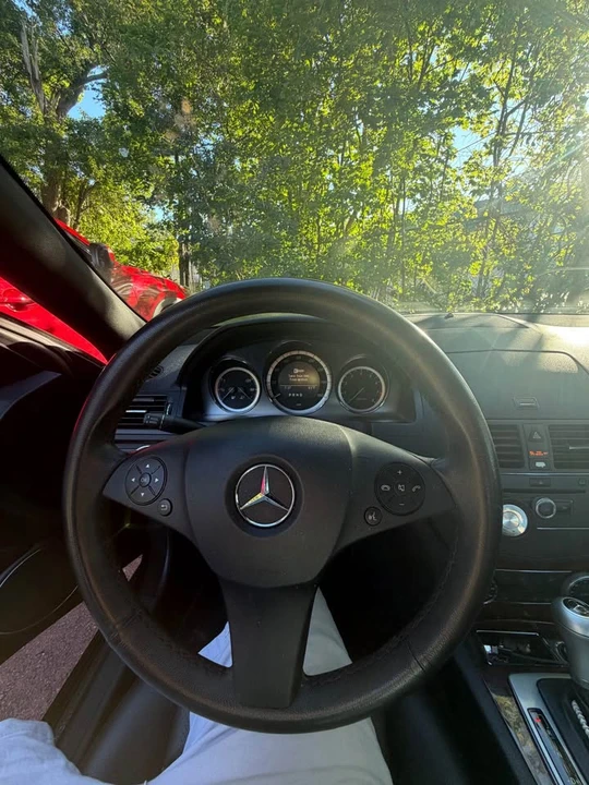 2010 Mercedes-Benz W204 C-Class - Image 9 of 11