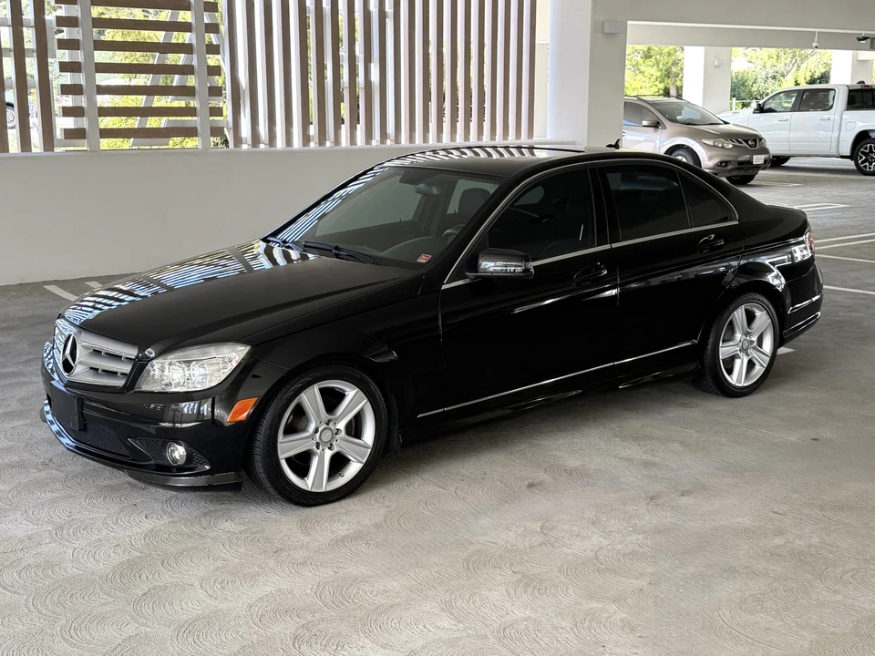 2010 Mercedes-Benz W204 C-Class - Image 2 of 31