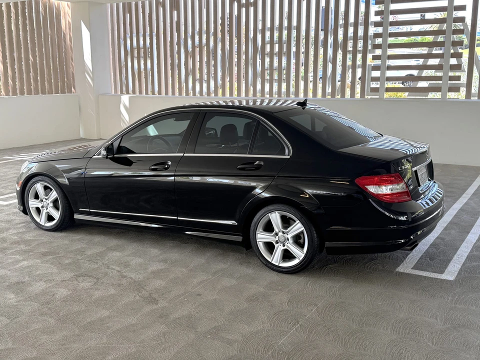 2010 Mercedes-Benz W204 C-Class - Image 5 of 31