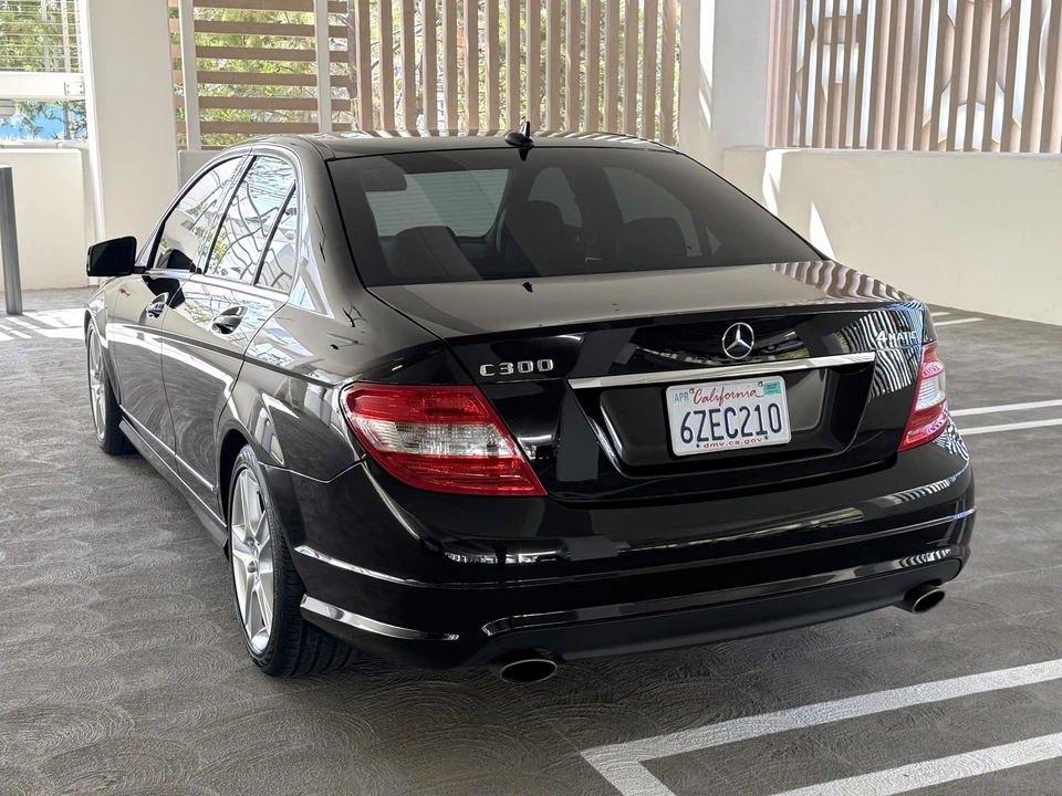 2010 Mercedes-Benz W204 C-Class - Image 8 of 31