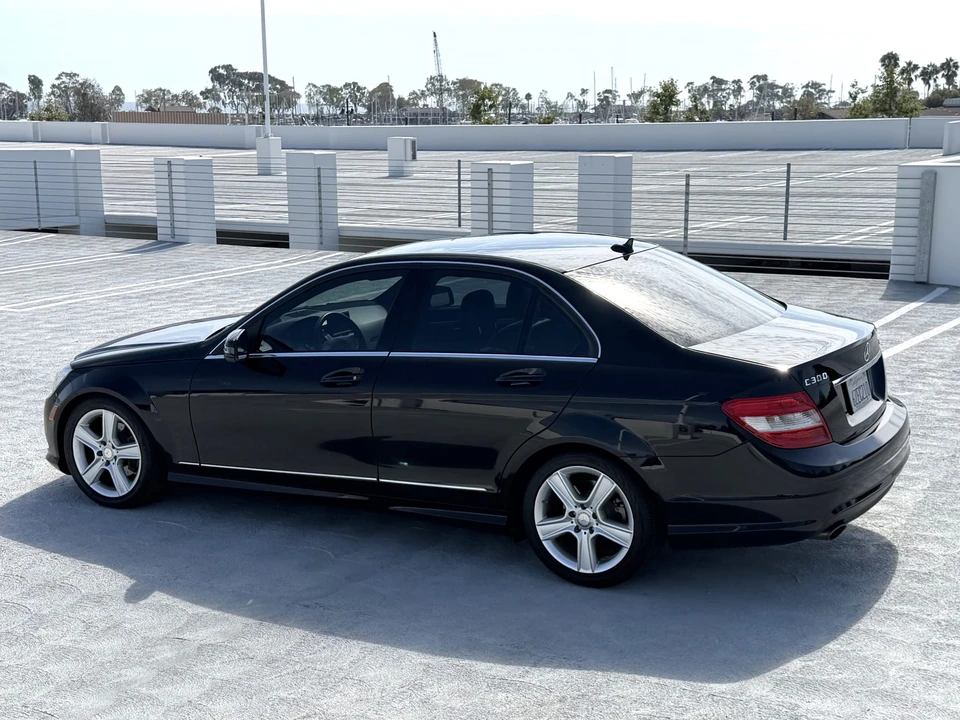 2010 Mercedes-Benz W204 C-Class - Image 22 of 31