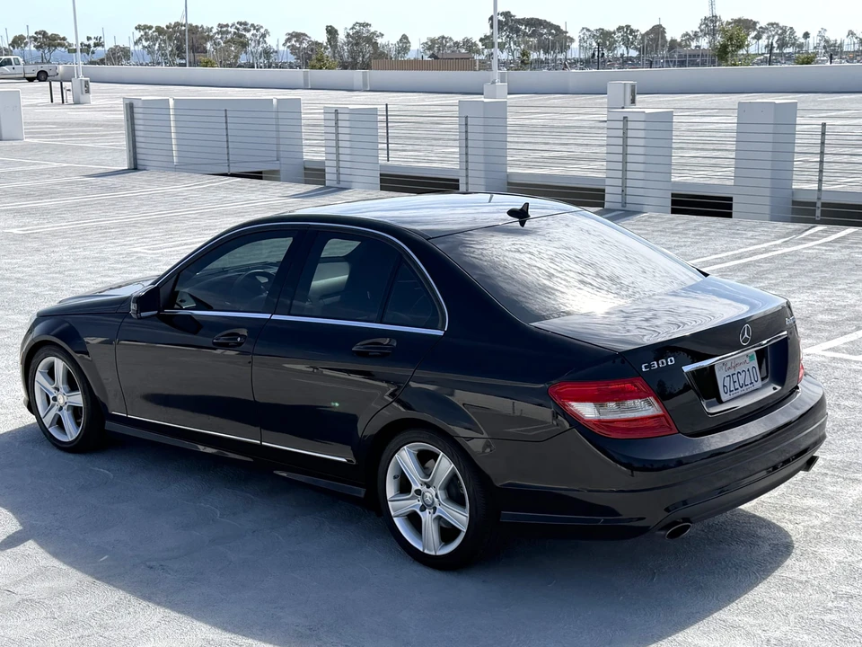 2010 Mercedes-Benz W204 C-Class - Image 23 of 31