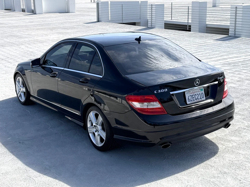 2010 Mercedes-Benz W204 C-Class - Image 24 of 31