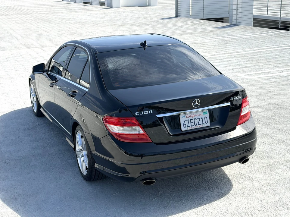 2010 Mercedes-Benz W204 C-Class - Image 25 of 31