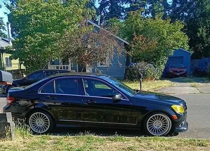 2010 Mercedes-Benz W204 C-Class - Image 2 of 4