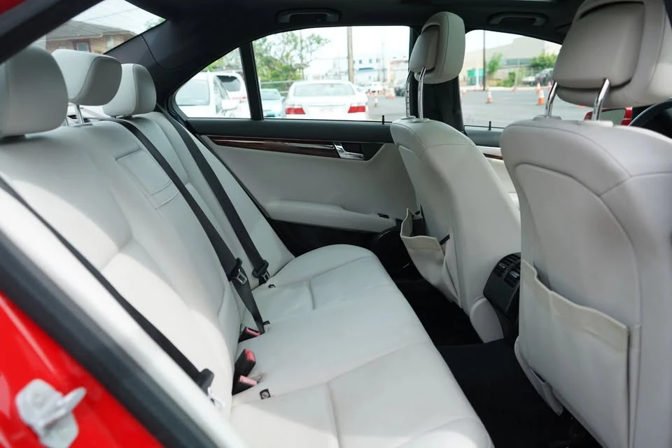 2010 Mercedes-Benz W204 C-Class - Image 15 of 20