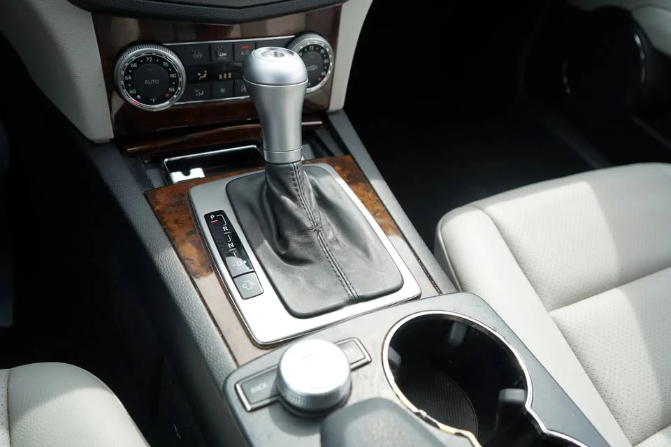 2010 Mercedes-Benz W204 C-Class - Image 10 of 20