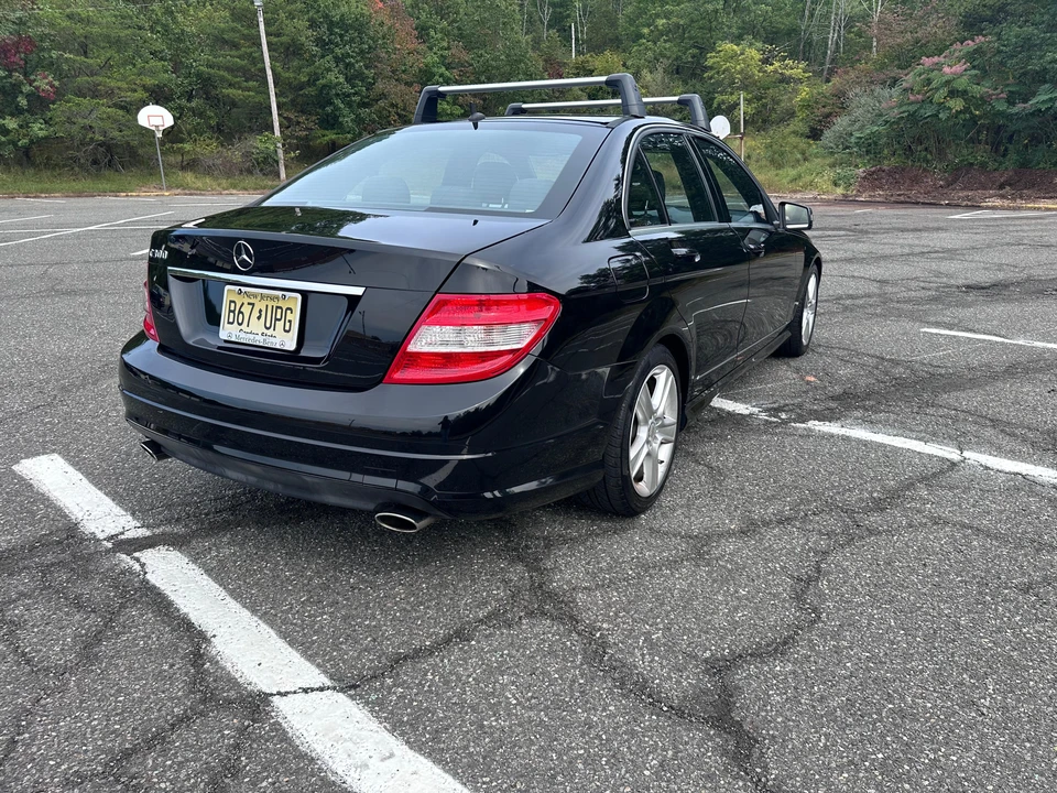2010 Mercedes-Benz W204 C-Class - Image 7 of 31